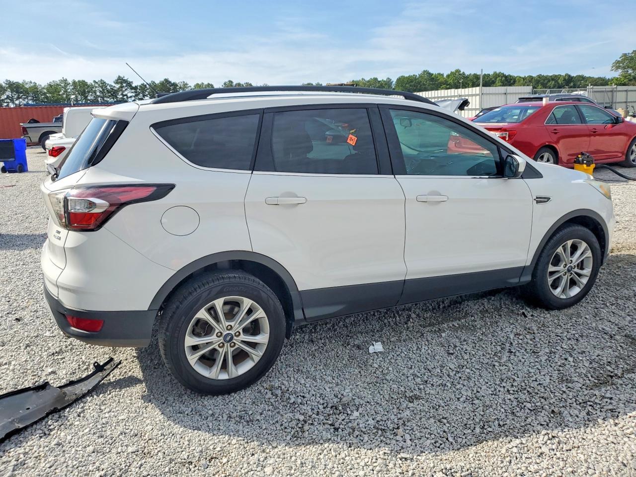 2017 FORD ESCAPE SE — Фото 3 из 13