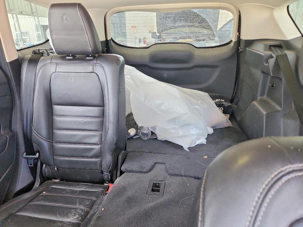 1FMCU0JD5HUA47088 2017 FORD ESCAPE photo no. 10
