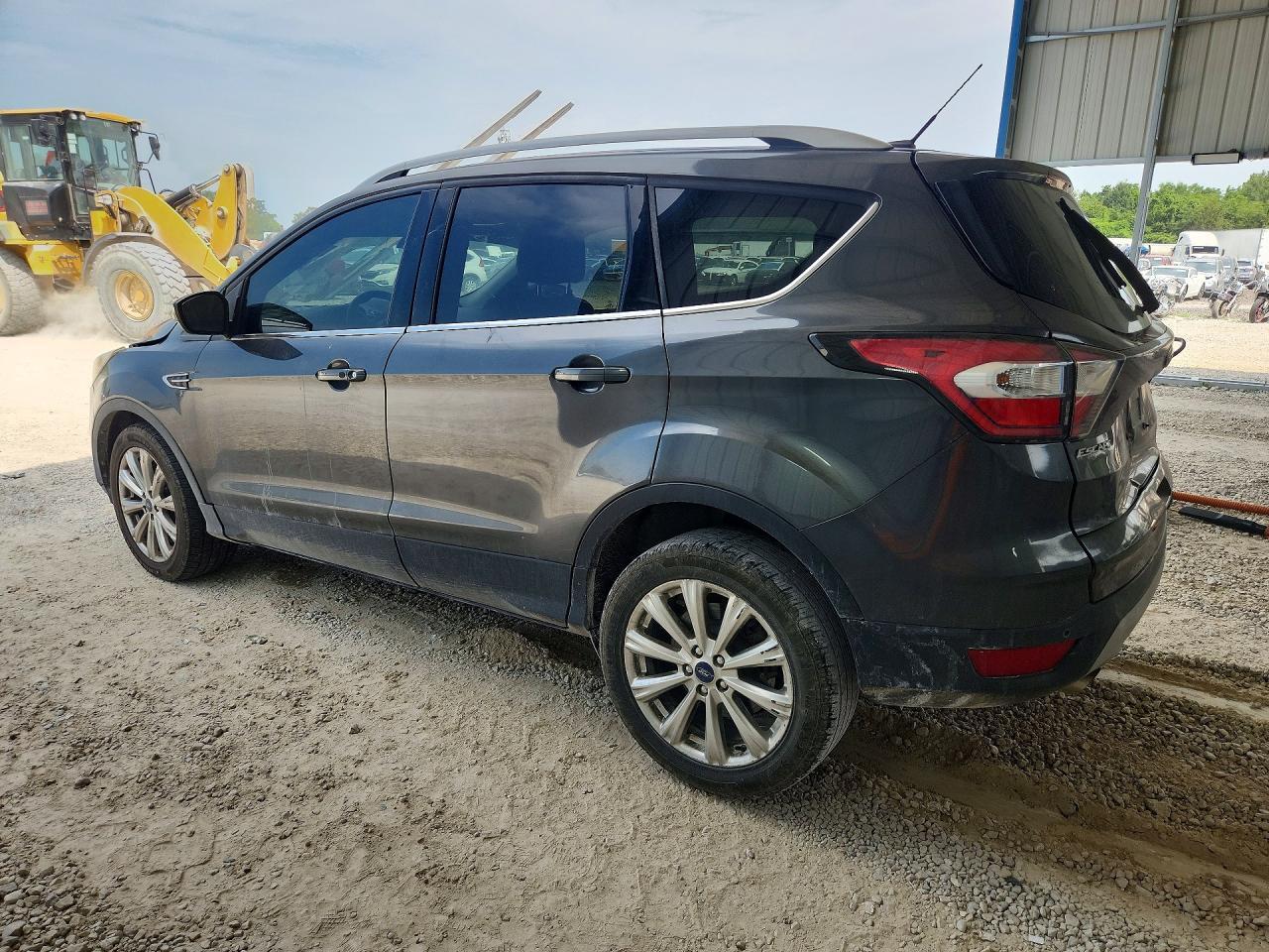 1FMCU0JD5HUA47088 2017 FORD ESCAPE photo no. 2