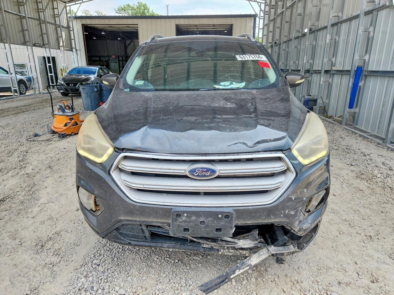 1FMCU0JD5HUA47088 2017 FORD ESCAPE photo no. 5