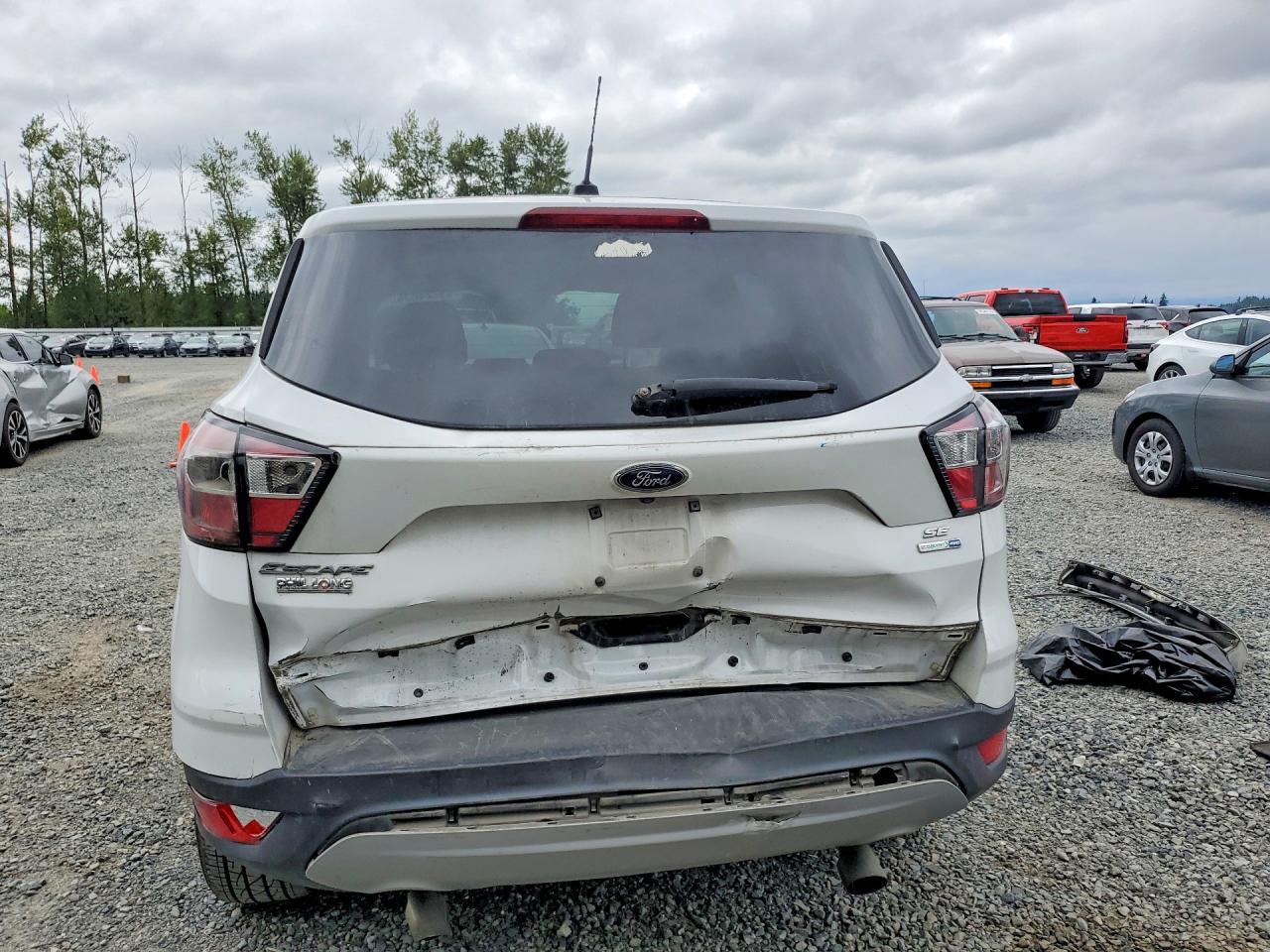 2017 FORD ESCAPE SE — Фото 6 из 14