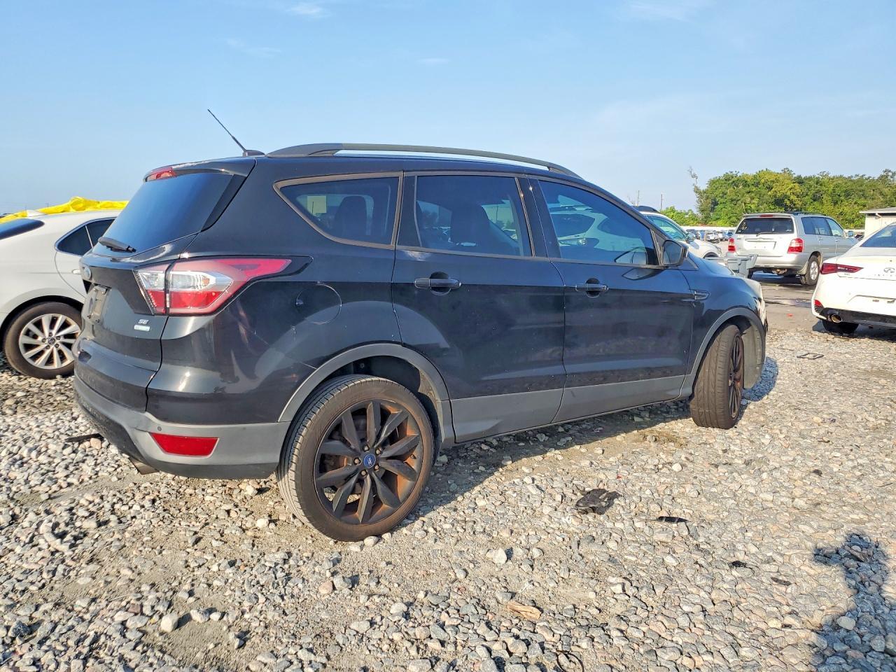2017 FORD ESCAPE SE — Фото 3 из 13