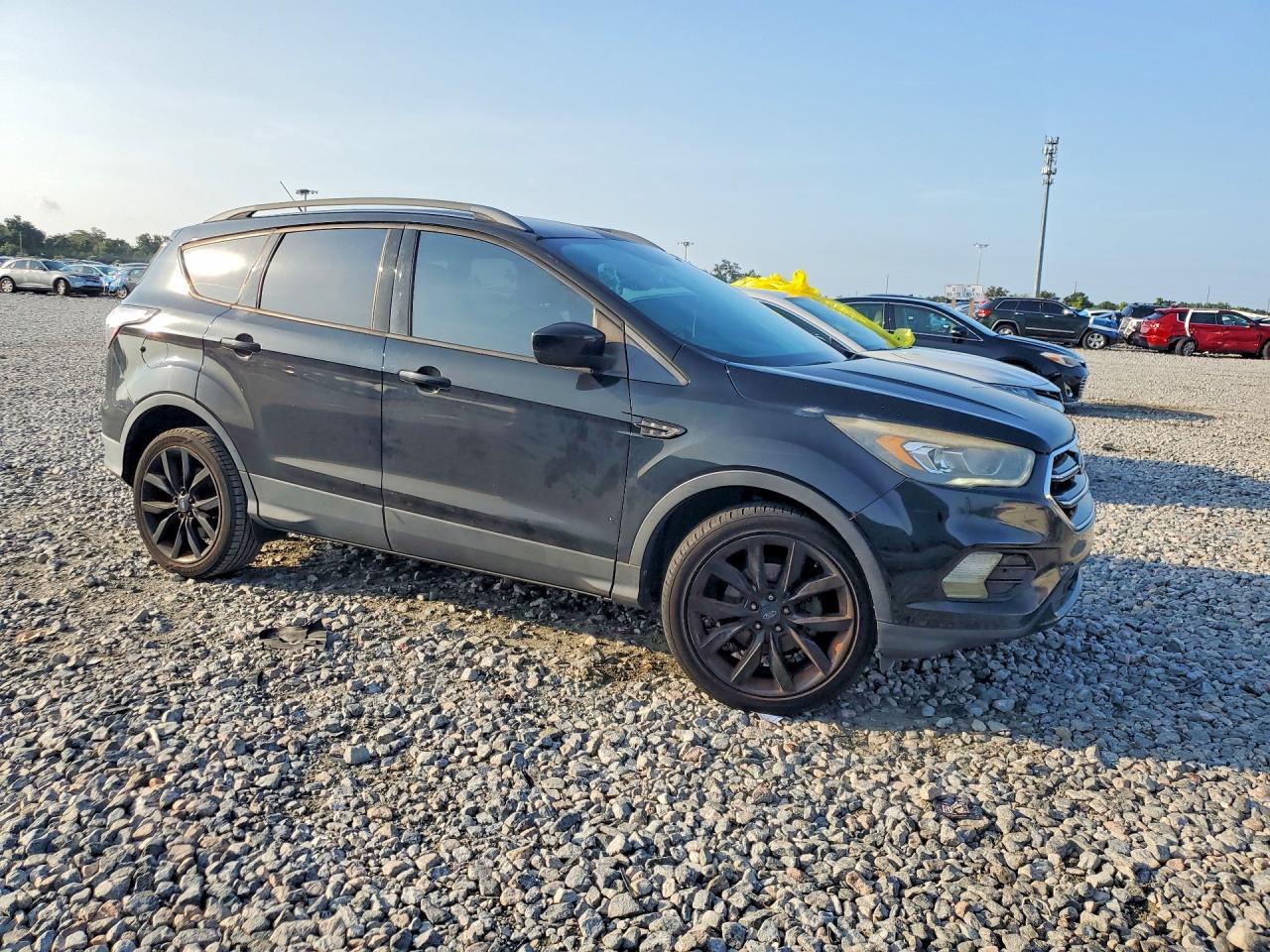 2017 FORD ESCAPE SE — Фото 4 из 13