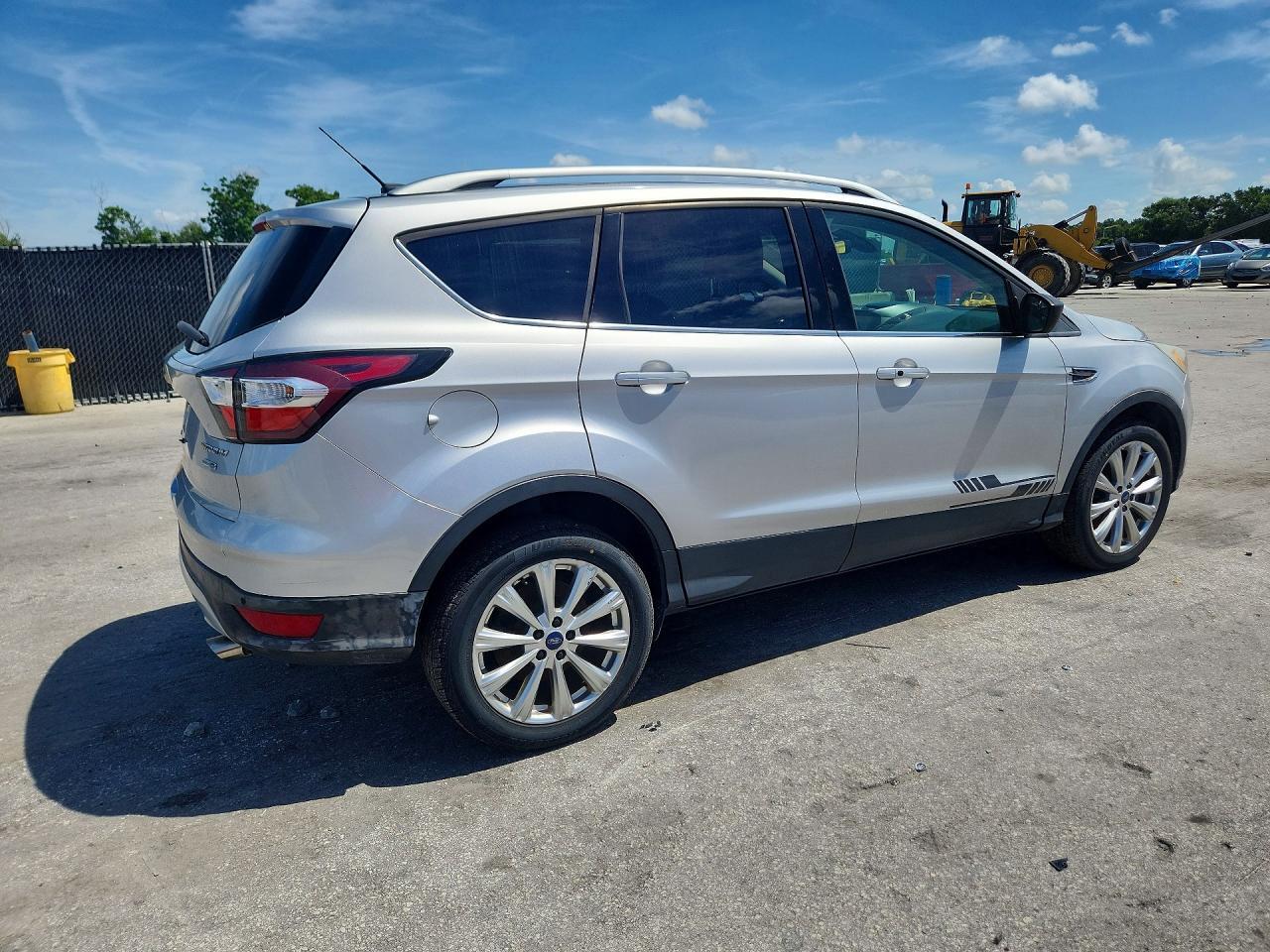 2017 FORD ESCAPE TITANIUM — Фото 3 из 13