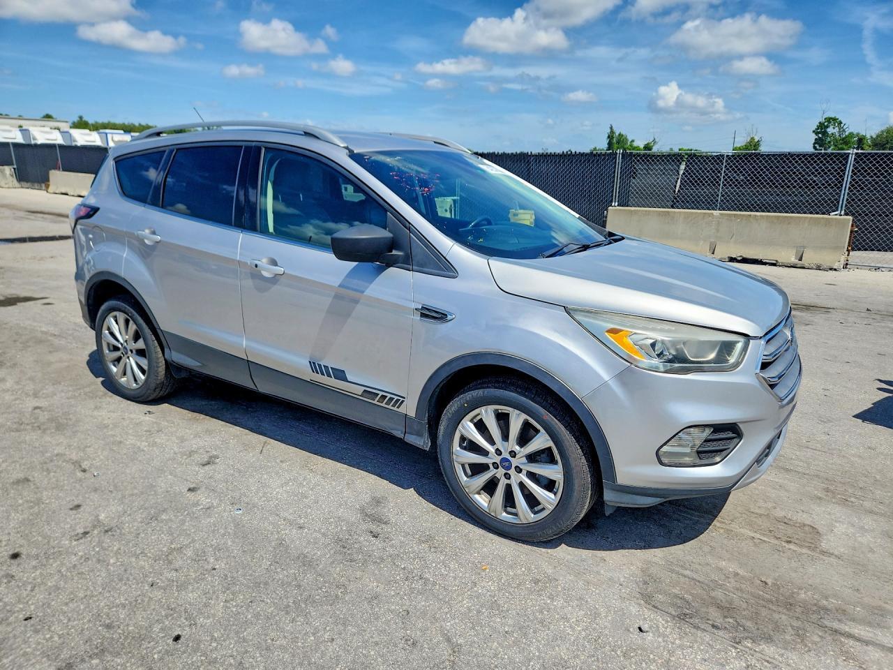 2017 FORD ESCAPE TITANIUM — Фото 4 из 13