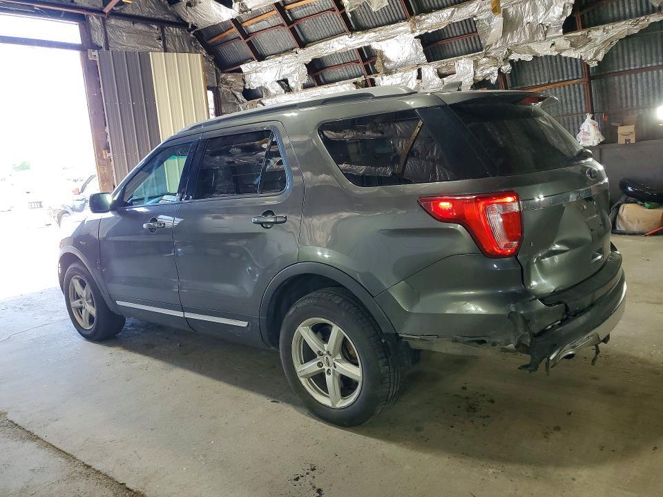 1FM5K8D89HGB26452 2017 FORD EXPLORER photo no. 2