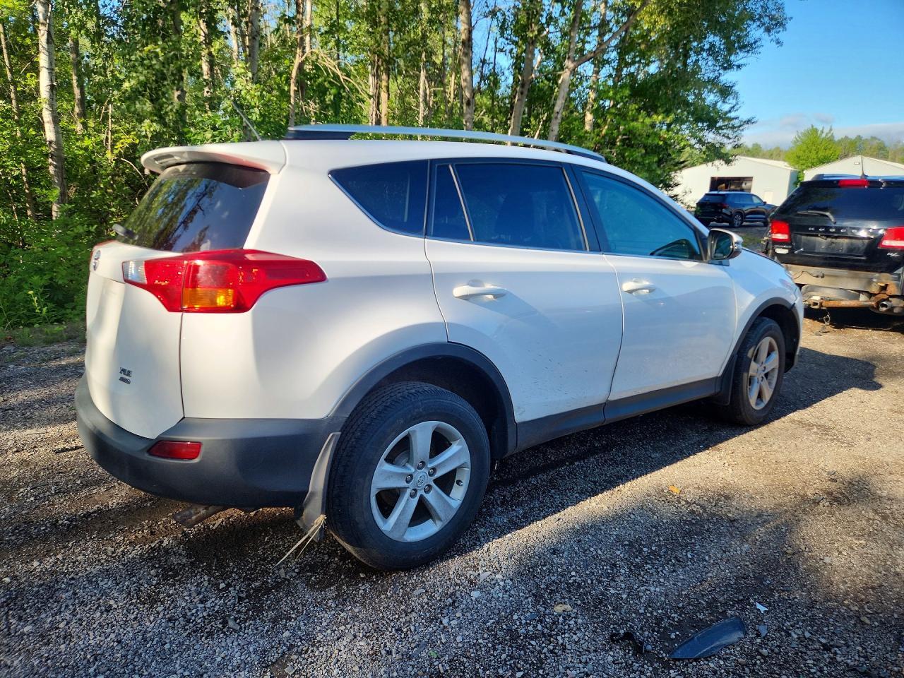 2013 TOYOTA RAV4 XLE — Фото 3 из 13