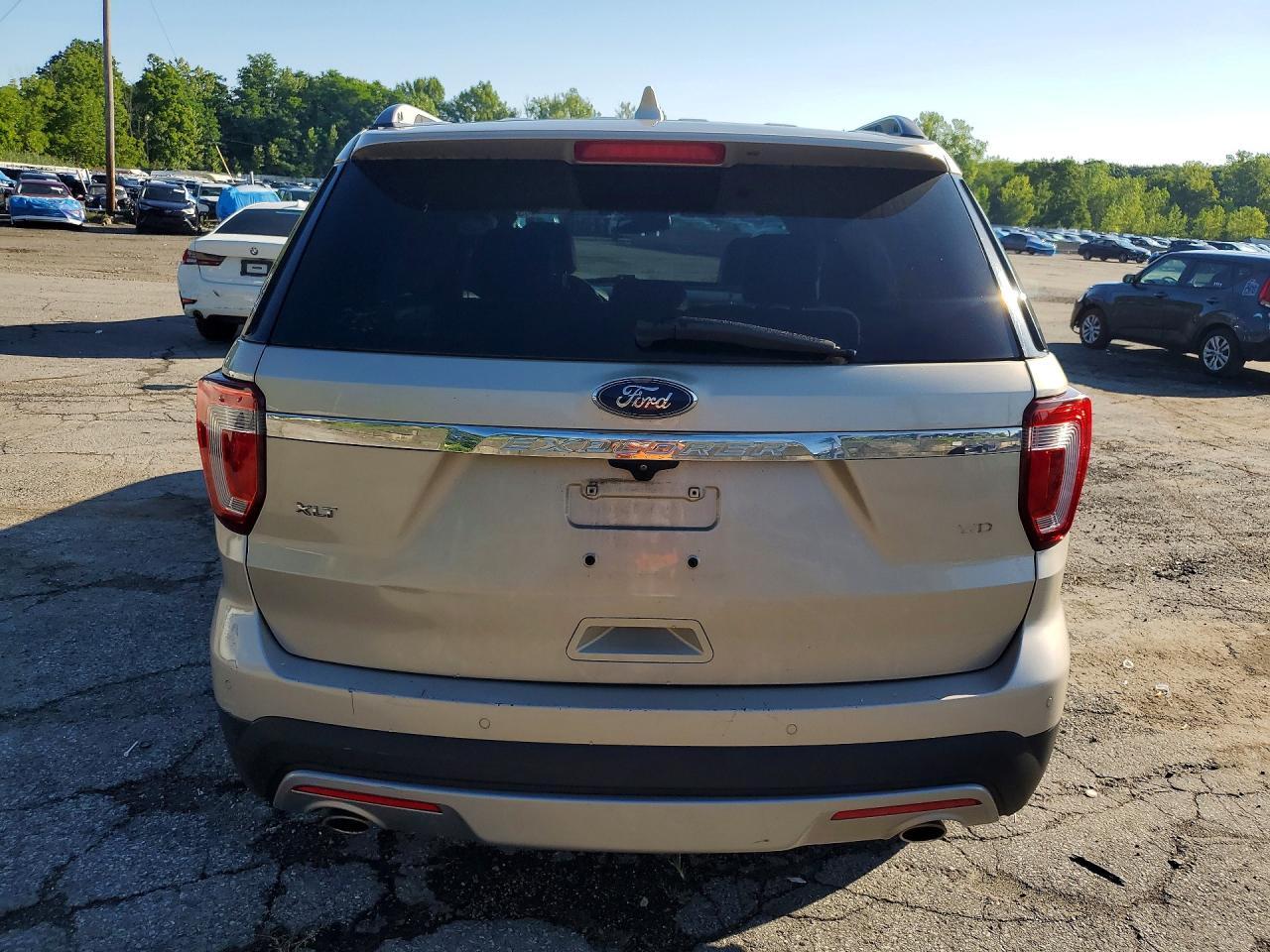 2017 FORD EXPLORER XLT — Фото 6 из 13