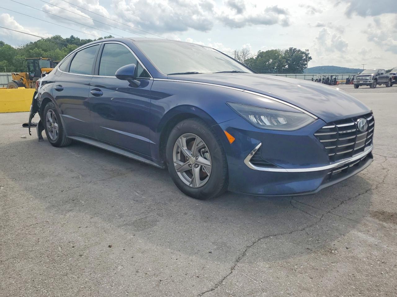 2021 HYUNDAI SONATA SE — Фото 4 из 12