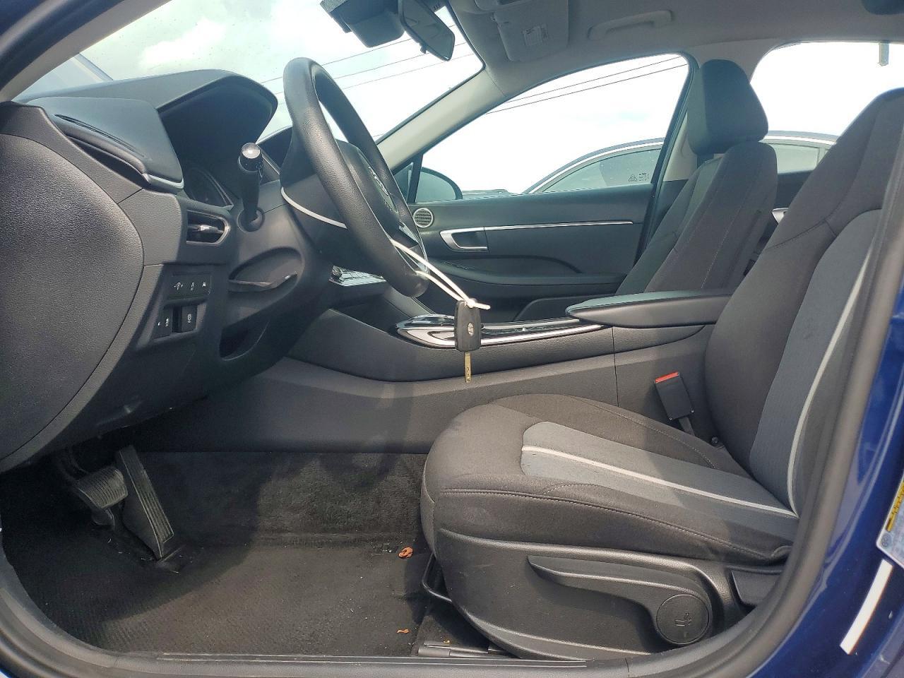2021 HYUNDAI SONATA SE — Фото 7 из 12