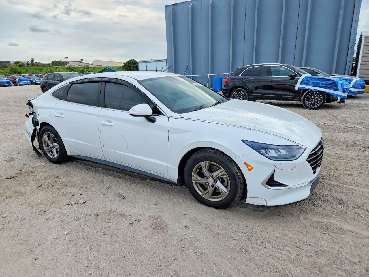 2021 HYUNDAI SONATA SE — Фото 4 из 12