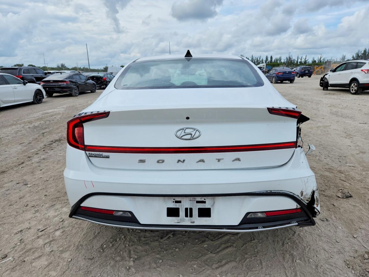2021 HYUNDAI SONATA SE — Фото 6 из 12