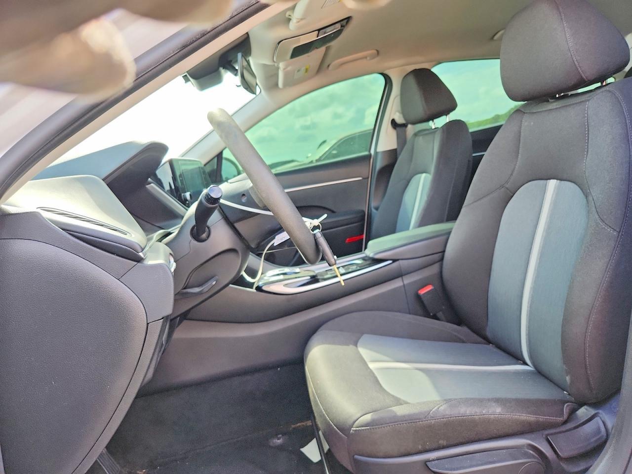 2021 HYUNDAI SONATA SE — Фото 7 из 12