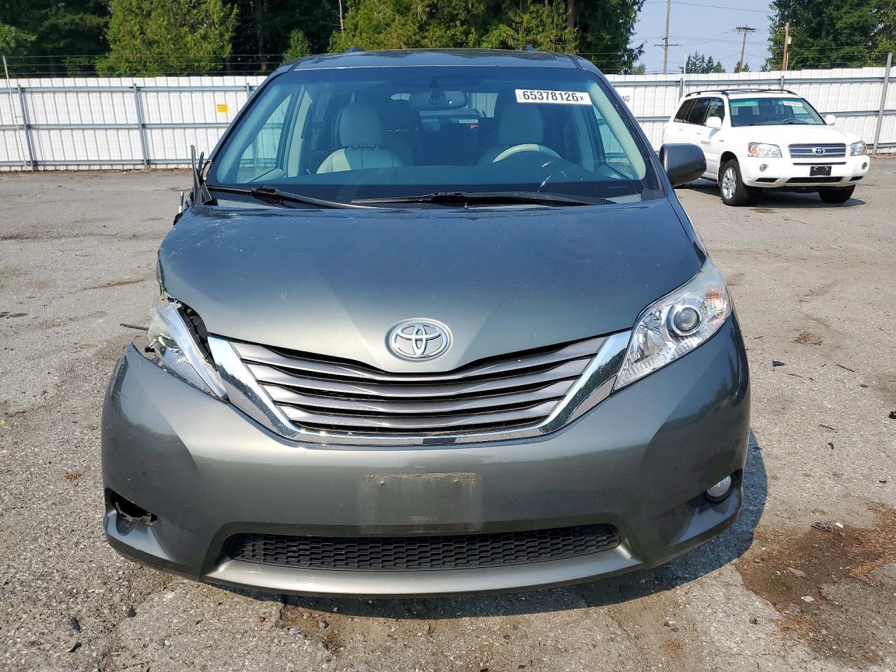 2013 TOYOTA SIENNA XLE 8-PASSENGER — Фото 5 из 13