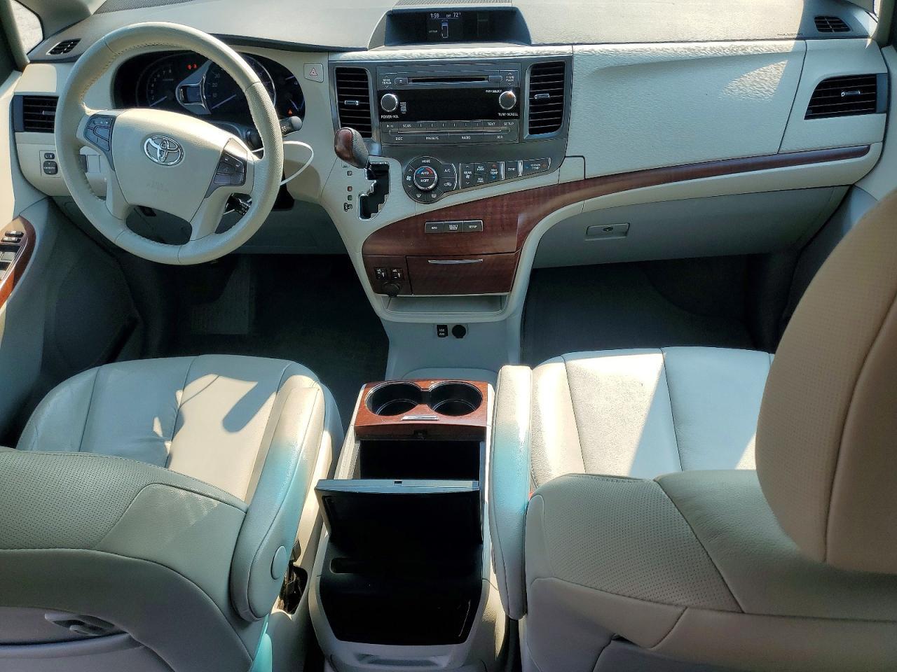 2013 TOYOTA SIENNA XLE 8-PASSENGER — Фото 8 из 13