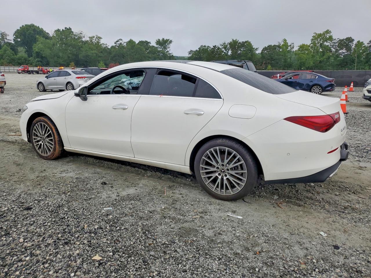 2025 MERCEDES-BENZ CLA 250 — Фото 2 из 12