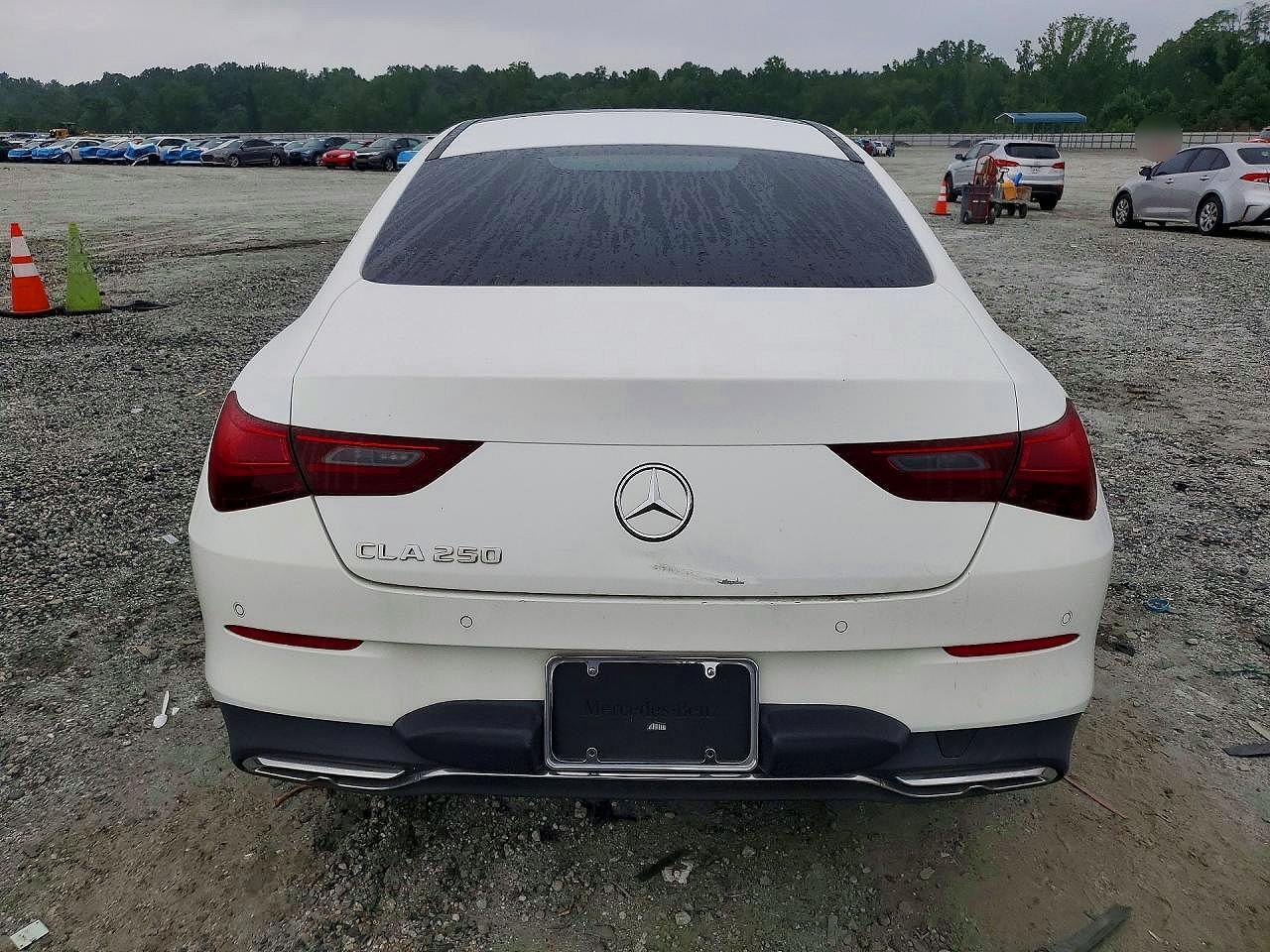 2025 MERCEDES-BENZ CLA 250 — Фото 6 из 12