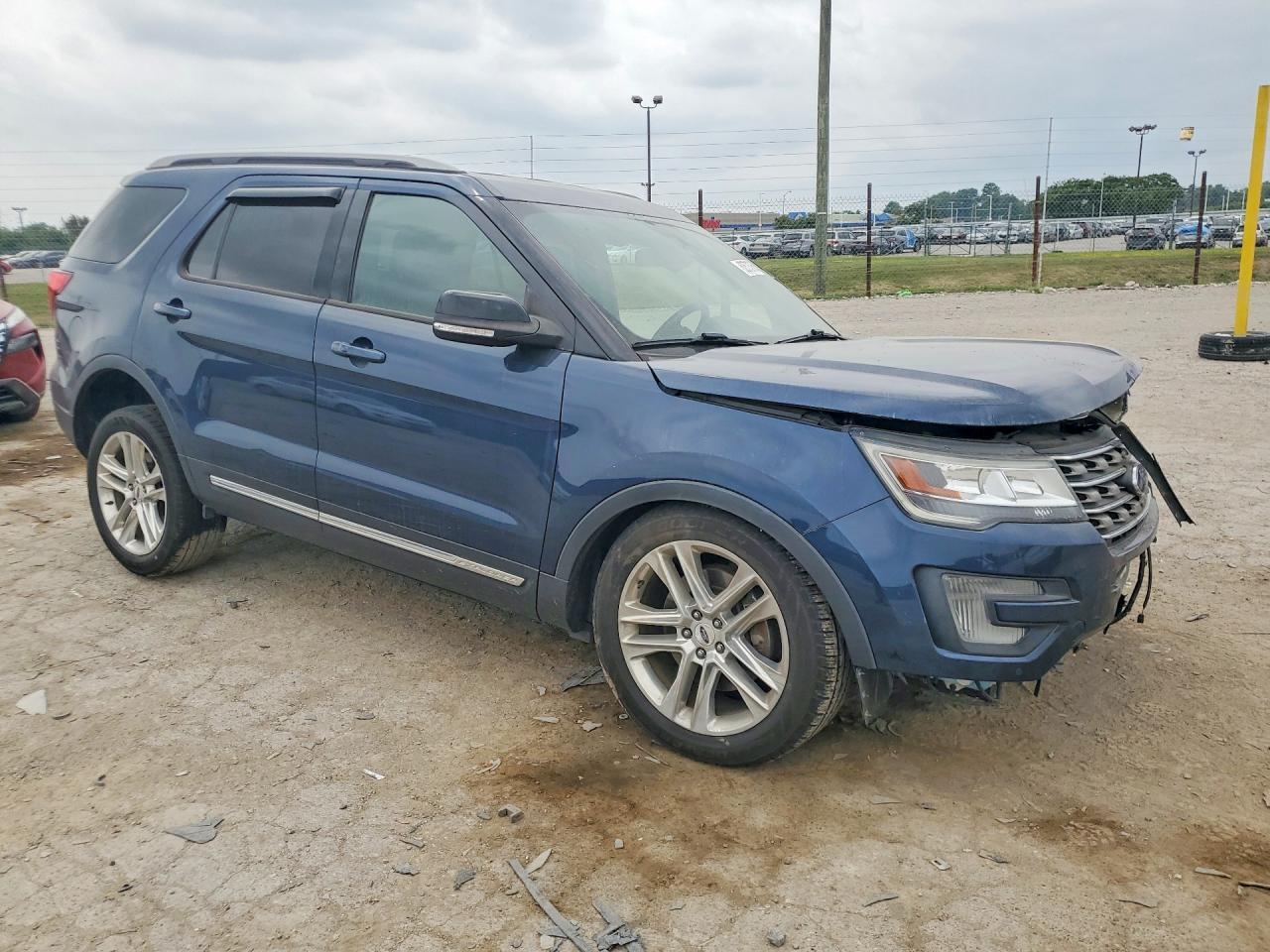 1FM5K8D8XHGE21348 2017 FORD EXPLORER photo no. 4