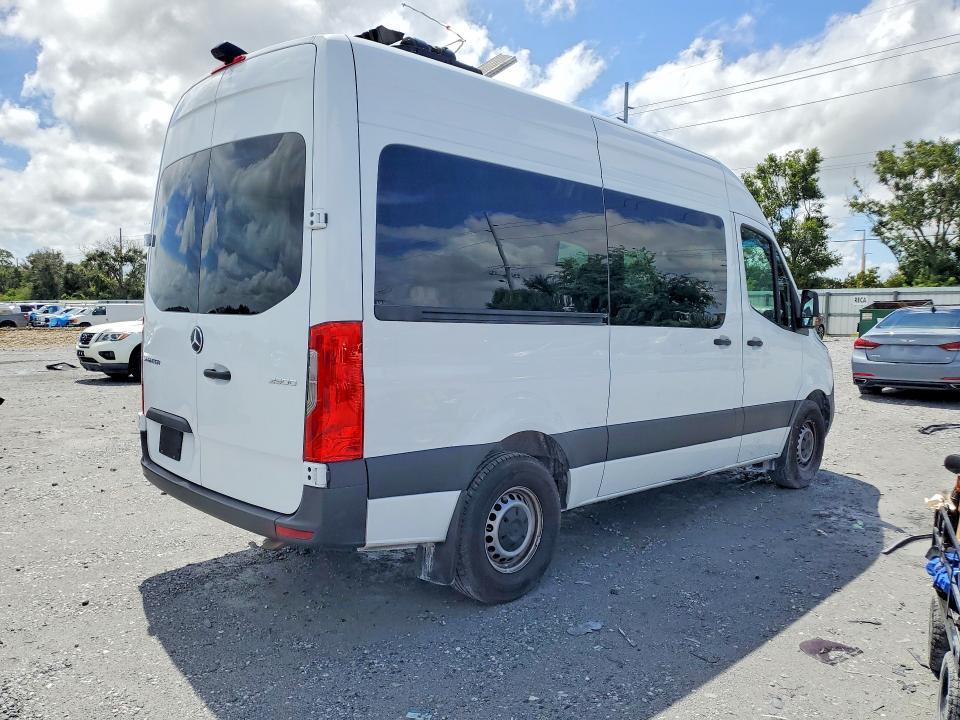 2025 MERCEDES-BENZ SPRINTER 2500 — Фото 3 из 13