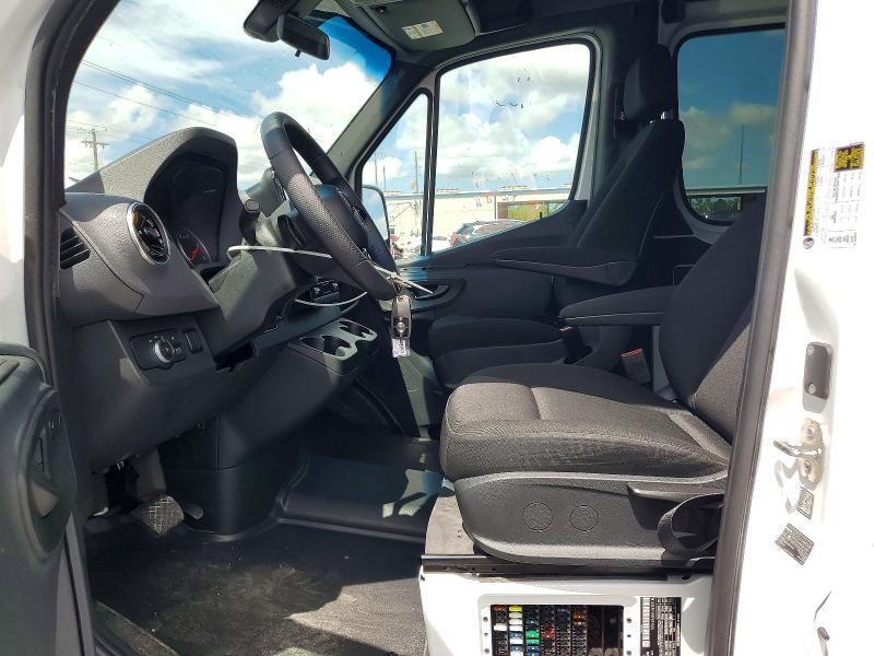 2025 MERCEDES-BENZ SPRINTER 2500 — Фото 7 из 13