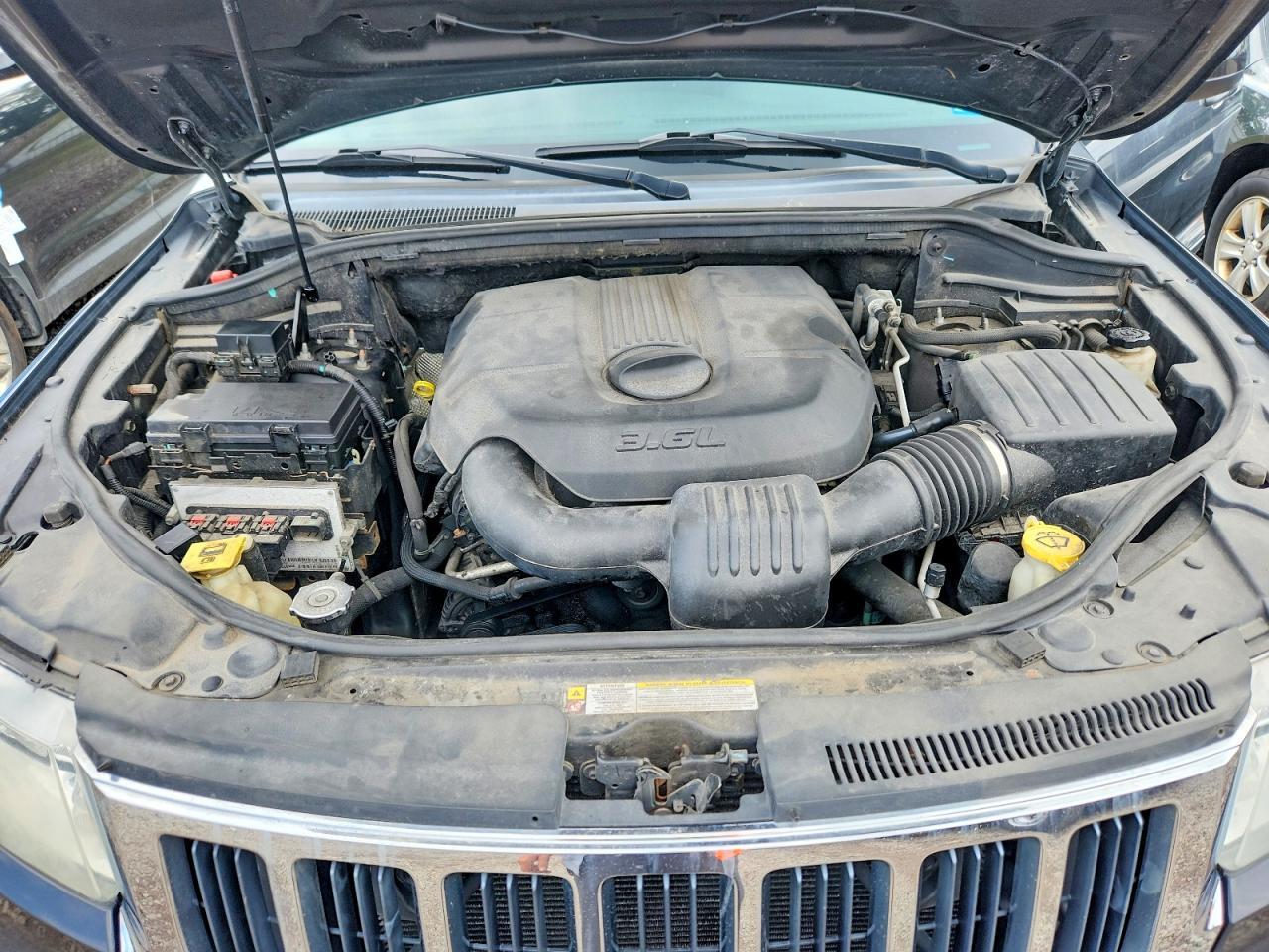 2011 JEEP GRAND CHEROKEE LAREDO — Фото 11 из 12