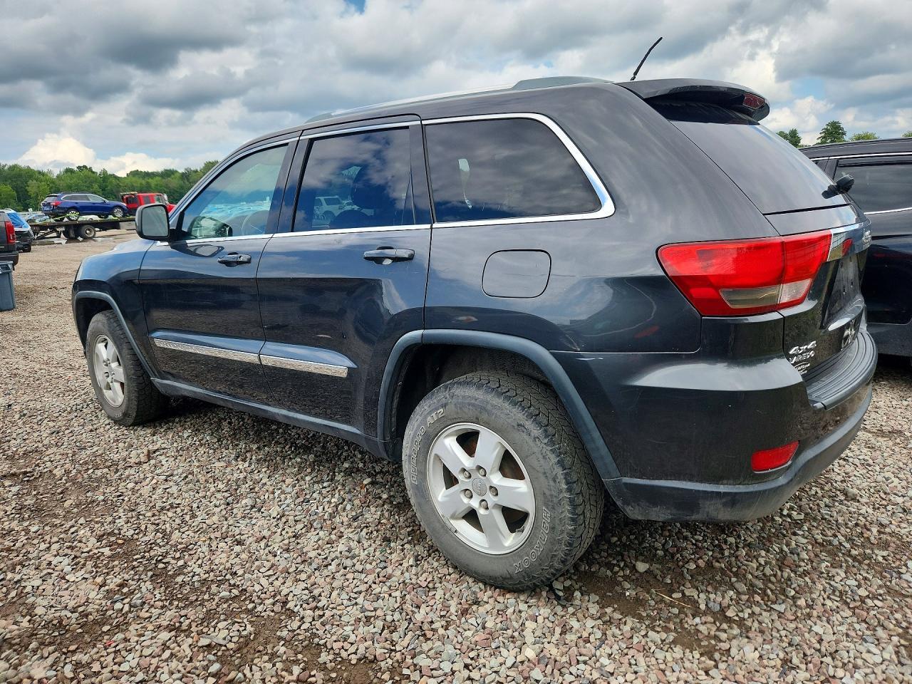 2011 JEEP GRAND CHEROKEE LAREDO — Фото 2 из 12