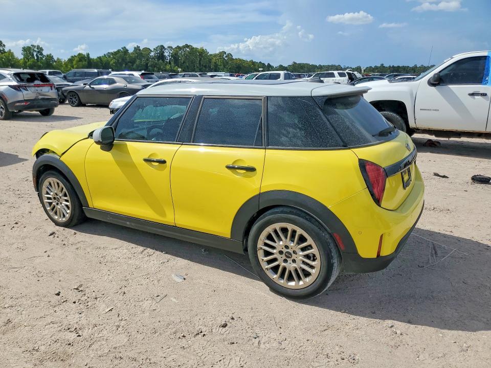 2025 MINI COOPER S — Фото 2 из 12