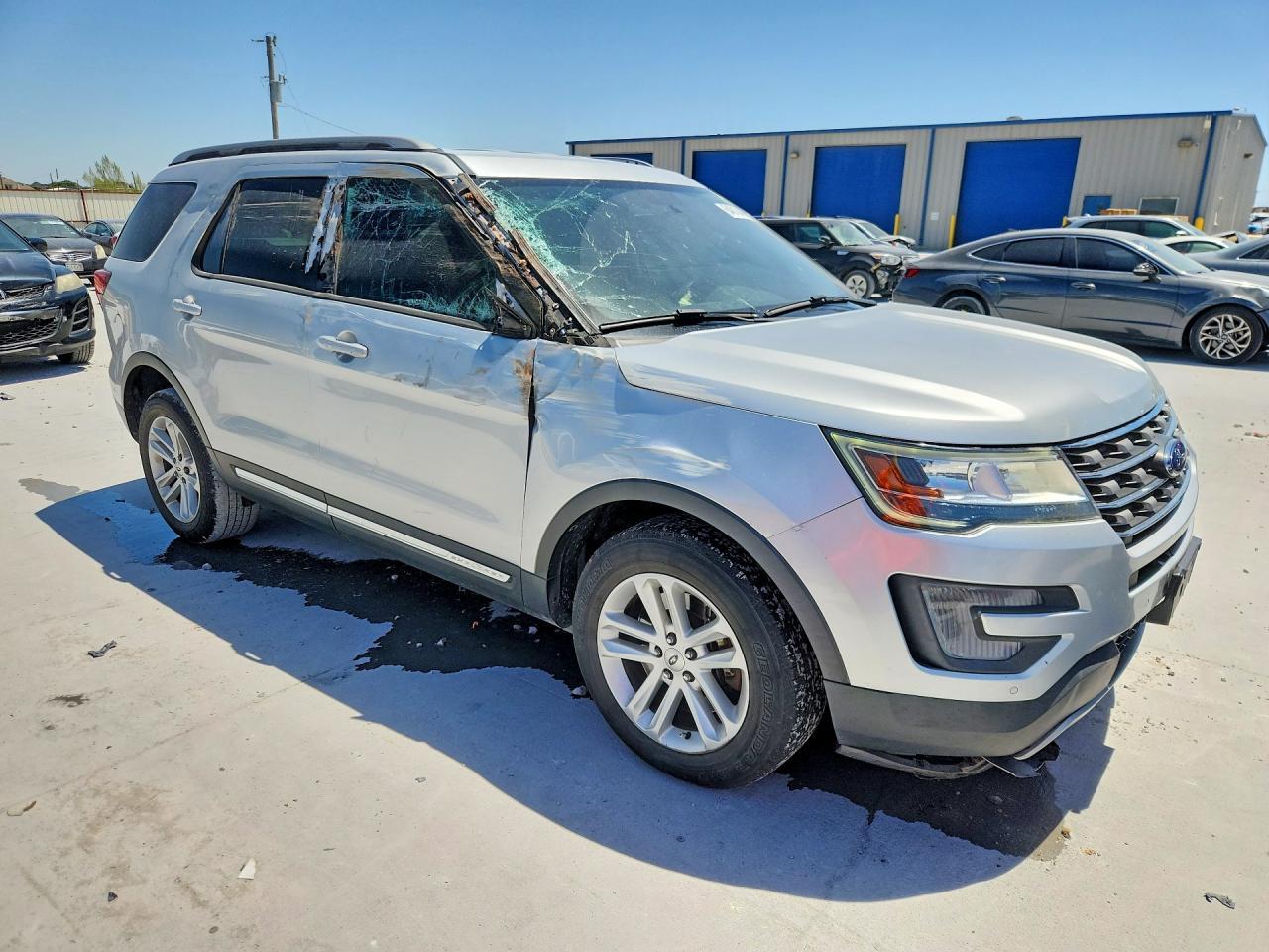 2017 FORD EXPLORER XLT — Фото 4 из 13