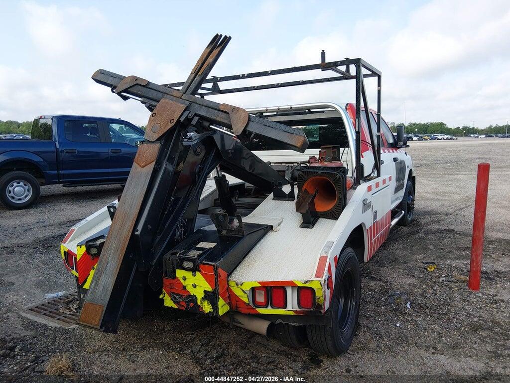3C7WRTCJ1JG259408 2018 RAM 3500 CHASSIS photo no. 4