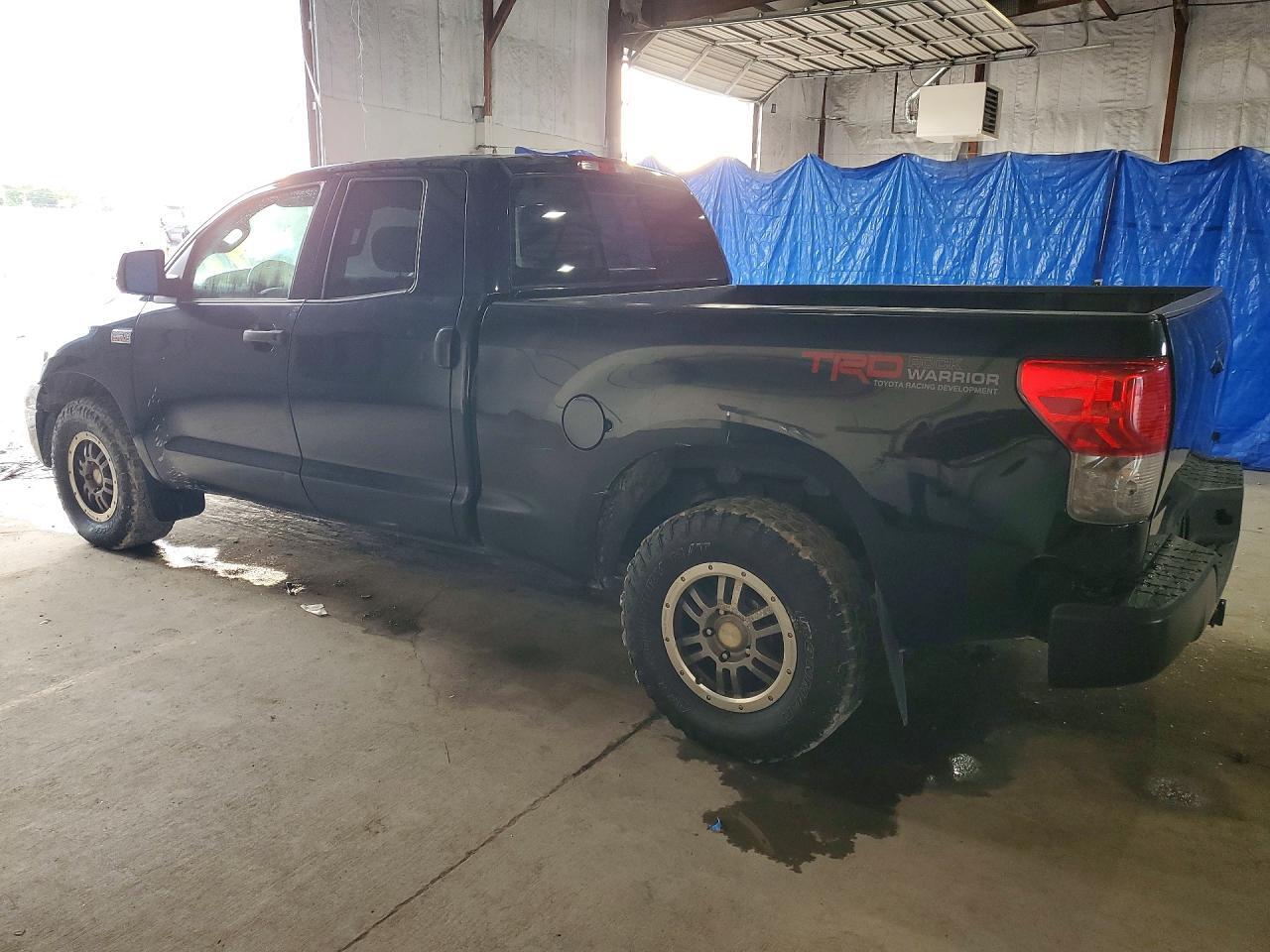 2013 TOYOTA TUNDRA DOUBLE CAB SR5 — Фото 2 из 12
