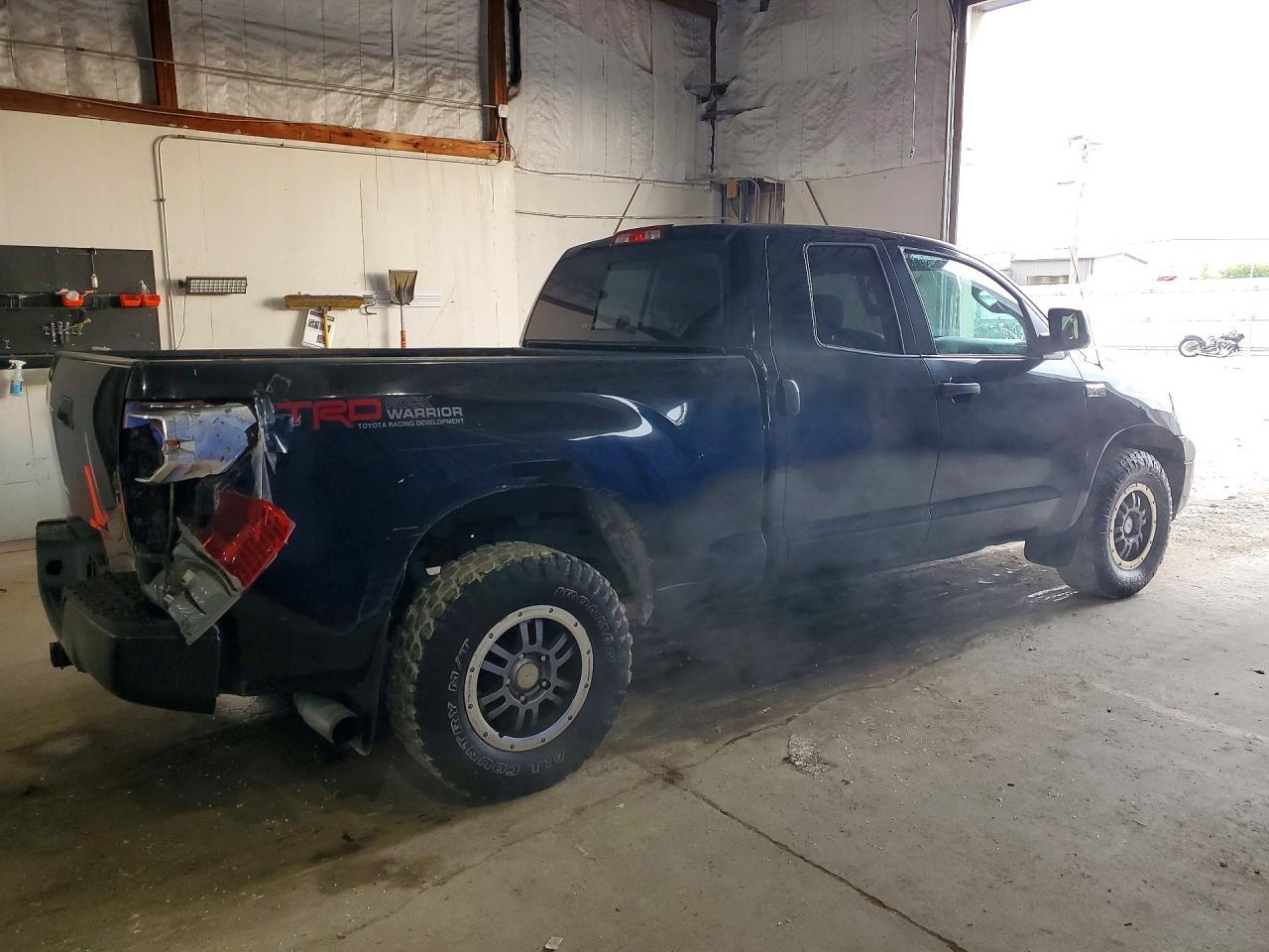 2013 TOYOTA TUNDRA DOUBLE CAB SR5 — Фото 3 из 12
