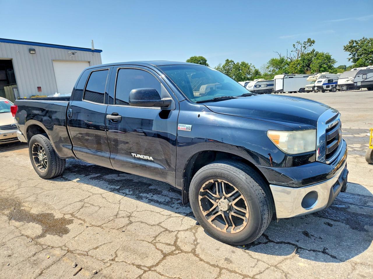2013 TOYOTA TUNDRA DOUBLE CAB SR5 — Фото 4 из 12