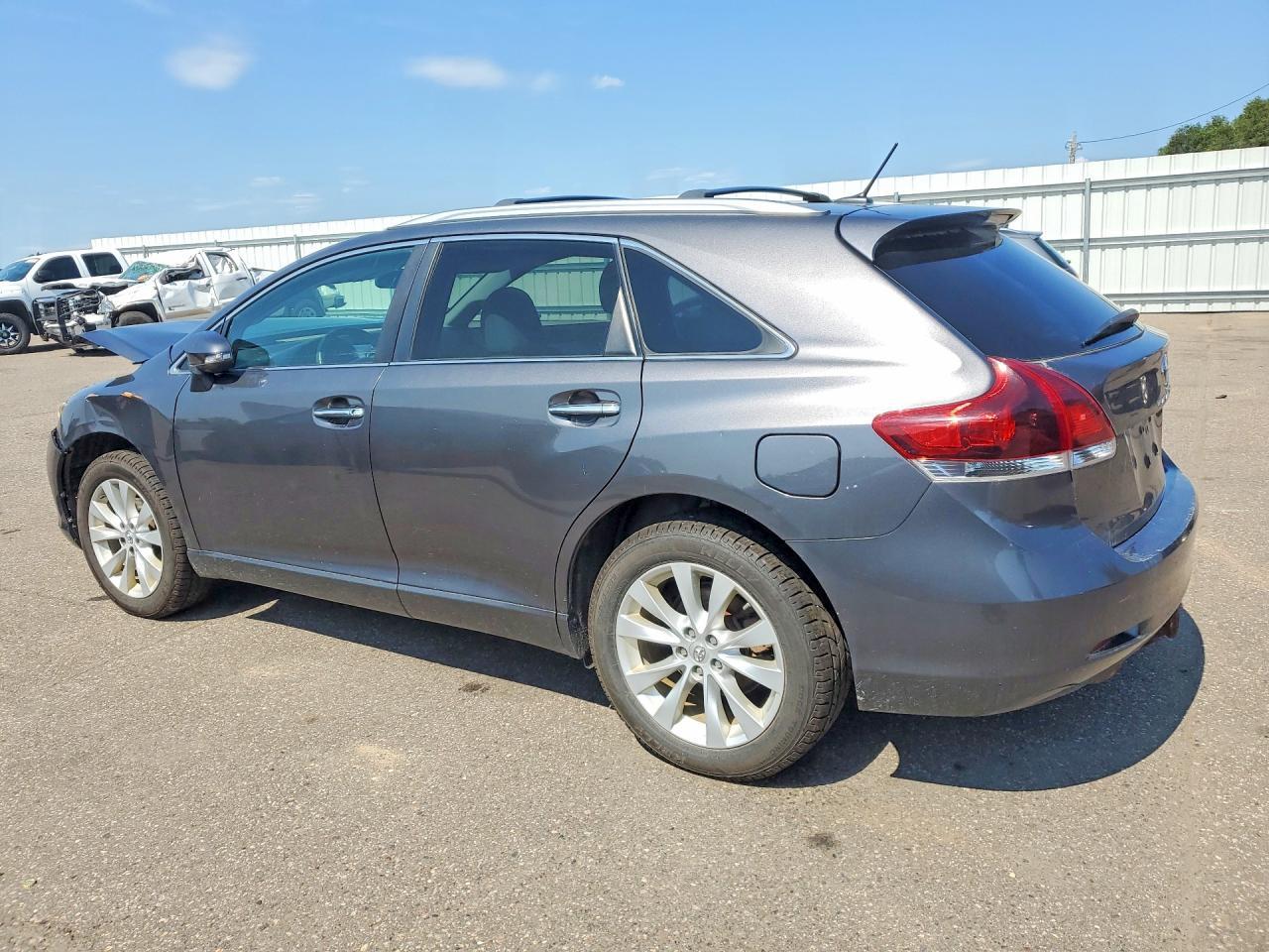 2013 TOYOTA VENZA XLE — Фото 2 из 13