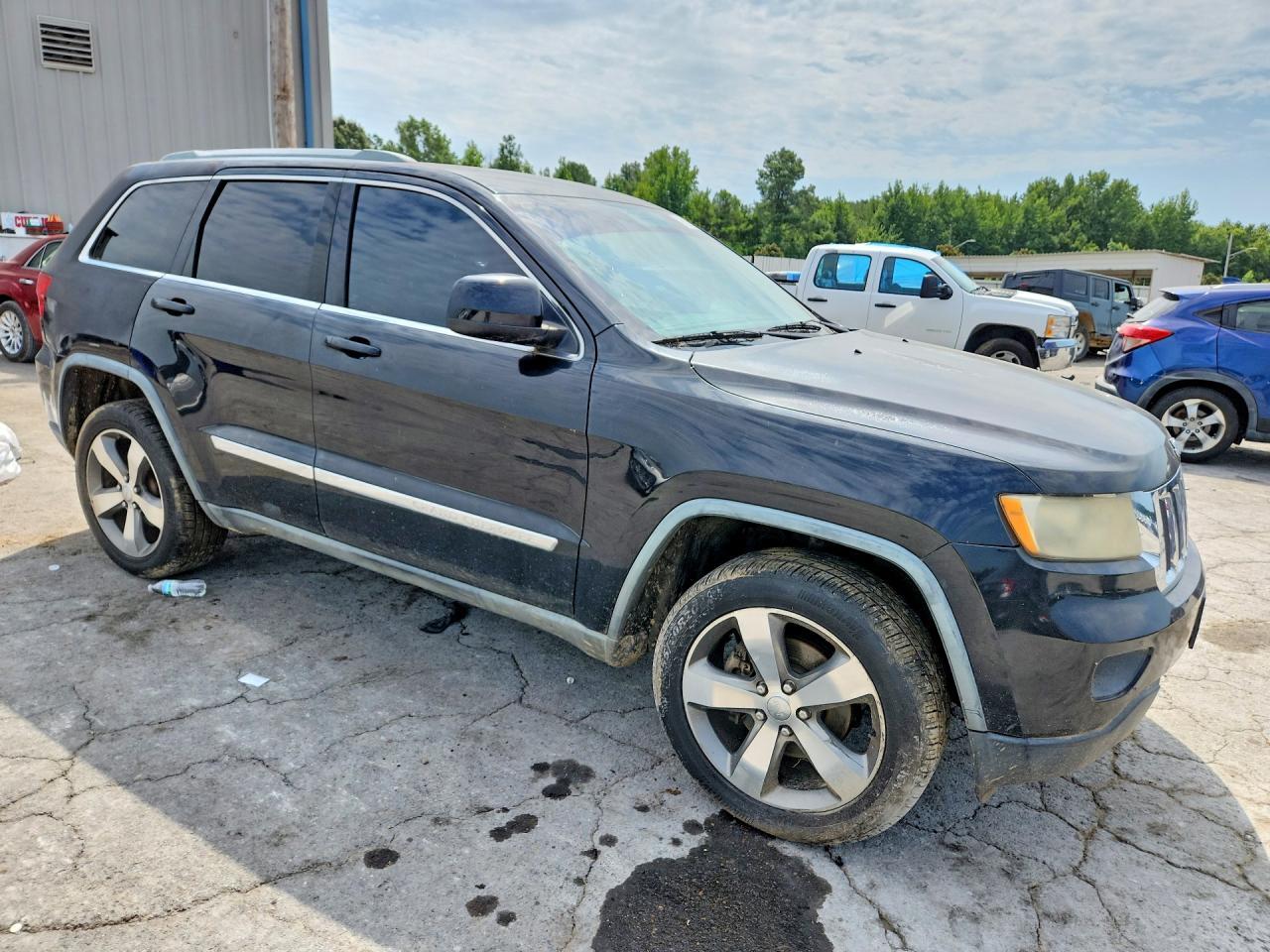 2011 JEEP GRAND CHEROKEE LAREDO — Фото 4 из 13