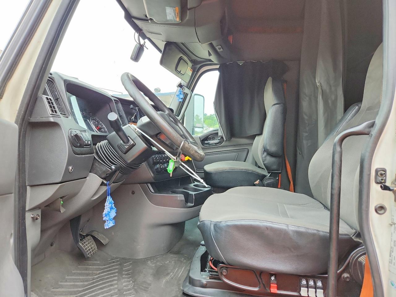 2021 INTERNATIONAL LT625 SEMI TRUCK — Фото 7 из 13