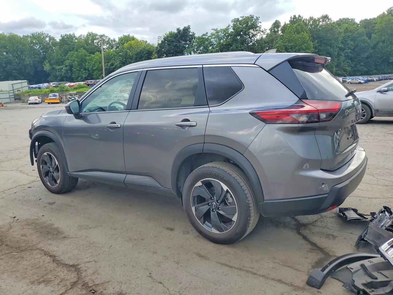 2025 NISSAN ROGUE SV — Фото 2 из 13