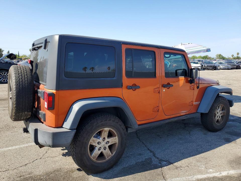 1J4HA3H13BL520624 2011 JEEP WRANGLER UNLIMITED photo no. 3