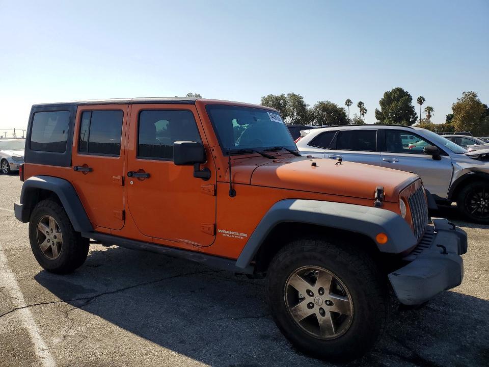 1J4HA3H13BL520624 2011 JEEP WRANGLER UNLIMITED photo no. 4