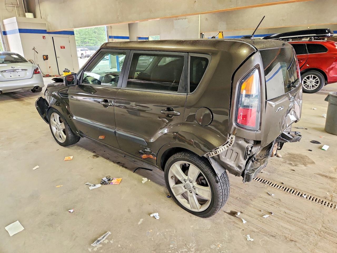 KNDJT2A22B7319305 2011 KIA SOUL photo no. 2
