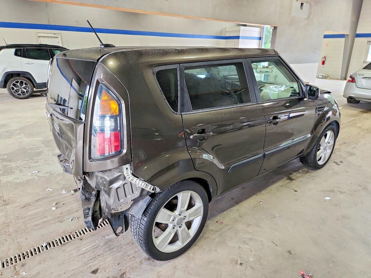 KNDJT2A22B7319305 2011 KIA SOUL photo no. 3