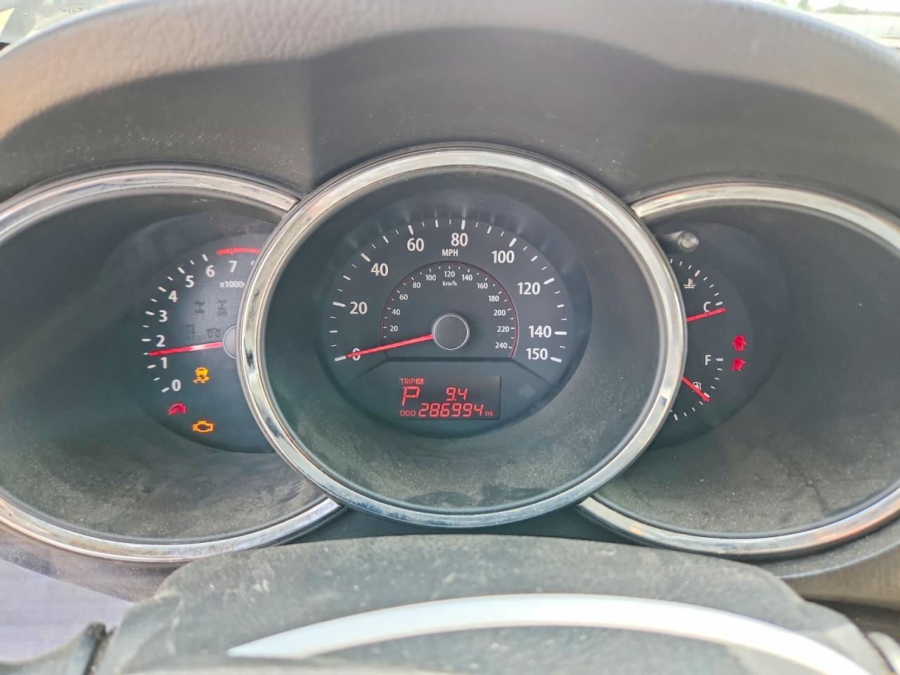2011 KIA SORENTO LX — Фото 9 из 12