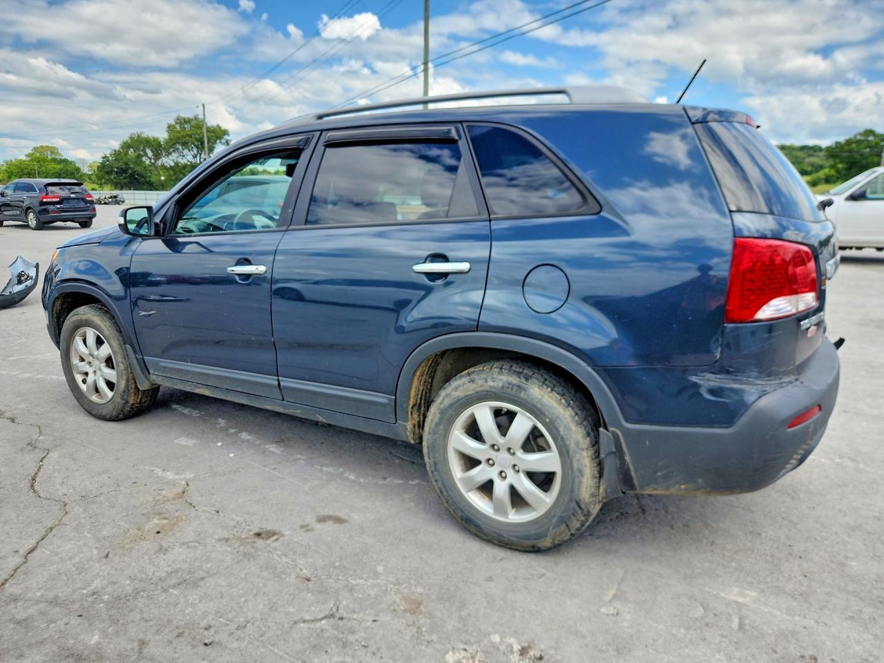 2011 KIA SORENTO LX — Фото 2 из 13