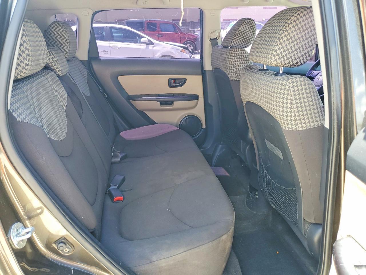 2011 KIA SOUL — Фото 10 из 12