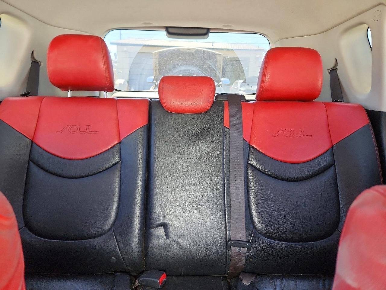 KNDJT2A23B7720846 2011 KIA SOUL photo no. 10