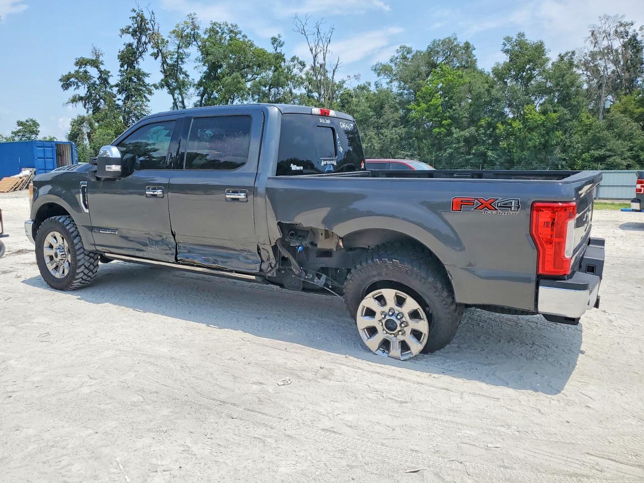 1FT7W2BT0HED39999 2017 FORD F250 photo no. 2