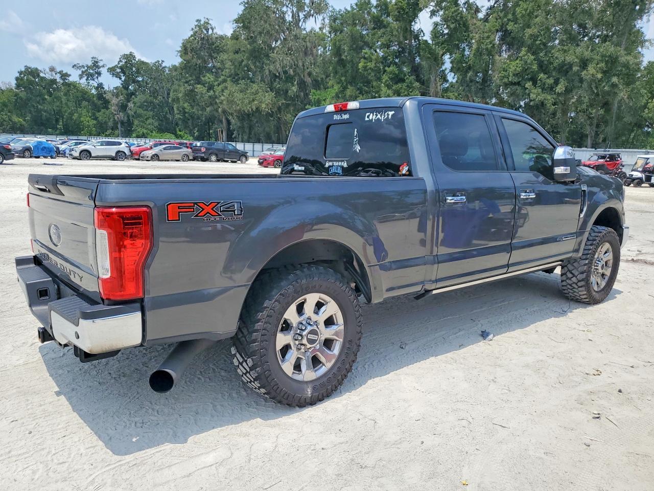 1FT7W2BT0HED39999 2017 FORD F250 photo no. 3