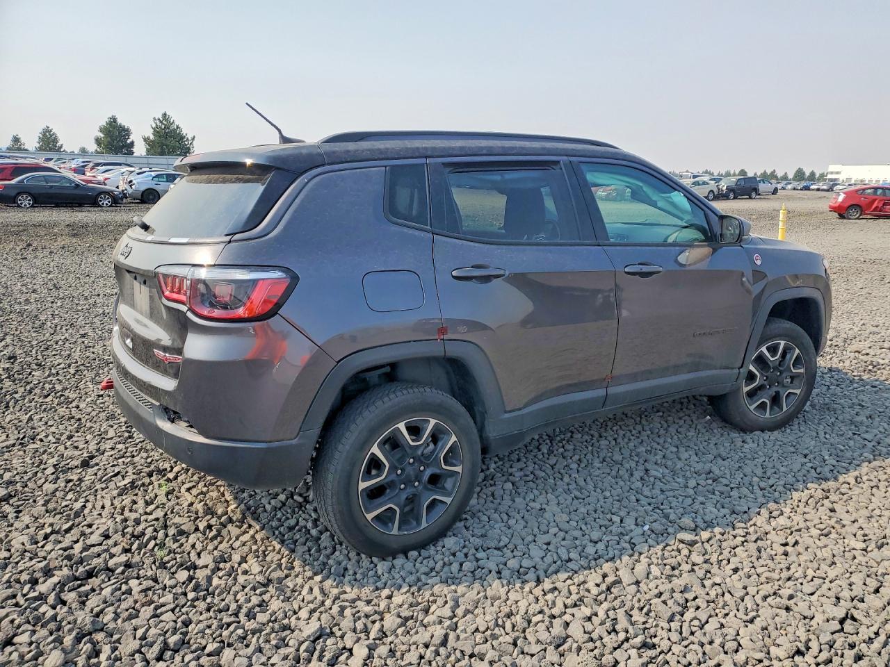 3C4NJDDB0MT564570 2021 JEEP COMPASS photo no. 3