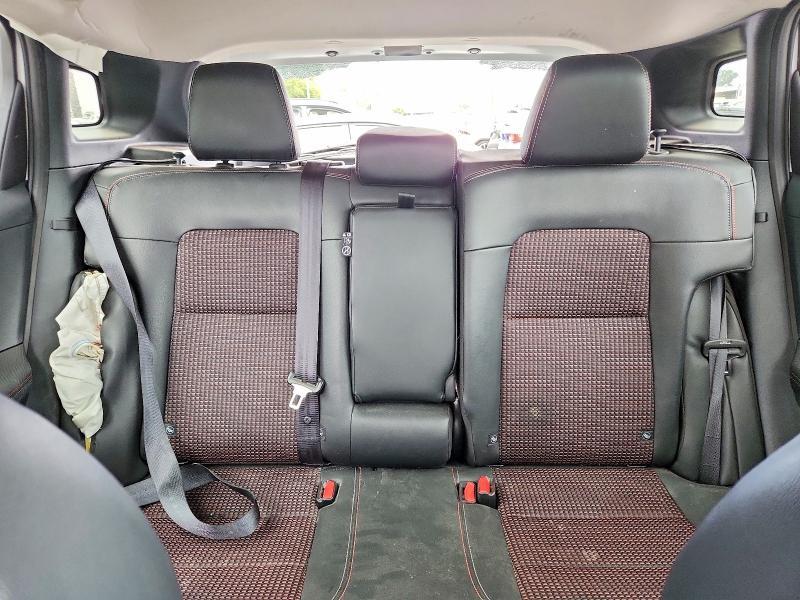 2025 NISSAN KICKS SR — Фото 10 из 13