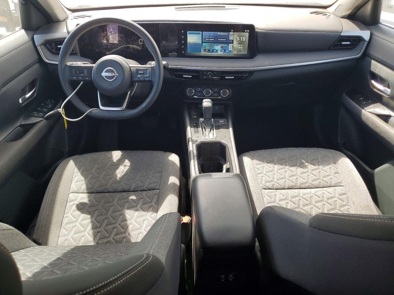 2025 NISSAN KICKS SV — Фото 8 из 12
