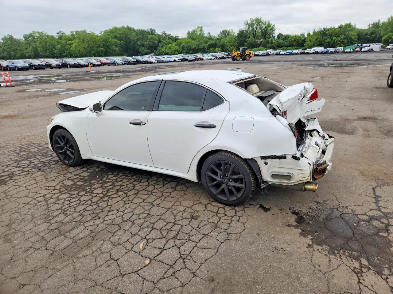 2011 LEXUS IS 250 — Фото 2 из 13